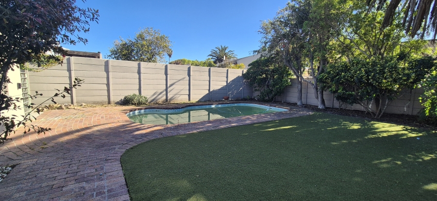 3 Bedroom Property for Sale in Waves Edge Western Cape
